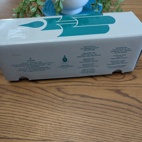 - Partylite Holiday Tea Light Trio. EUC. Like new. Still in Box.  Etched g… - Picture 3 of 5